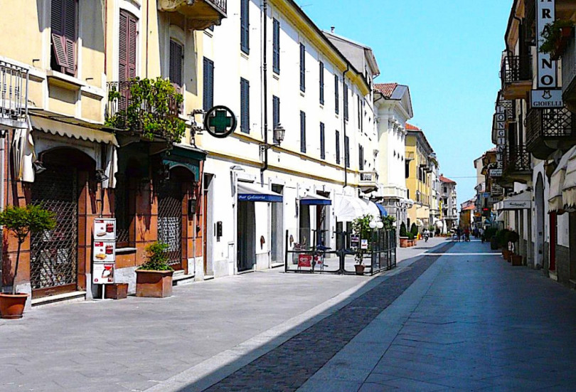 Torna il mercatino dell'antiquariato a Valenza